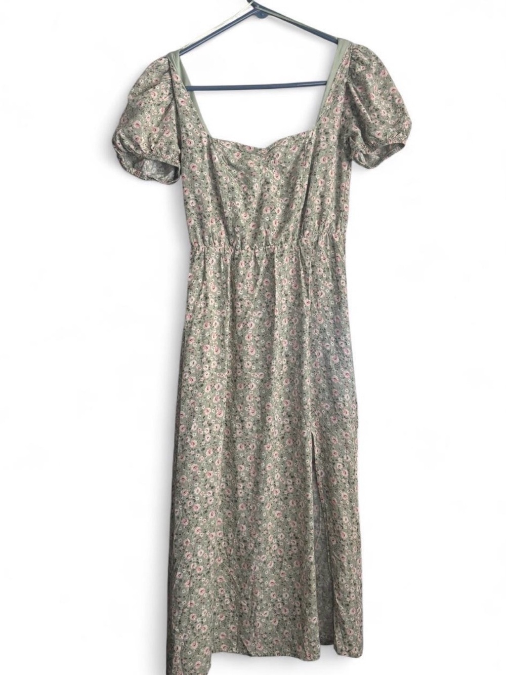Streetwear Society Sage Green Floral Puff-Sleeve Midi Dress